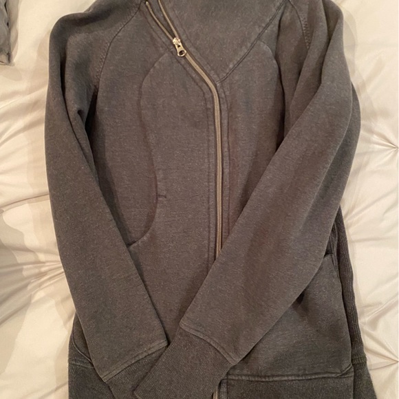 Lululemon sweatshirt - Picture 1 of 1